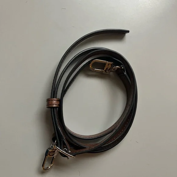 STAUD Valerie Shoulder Bag in Lady Leopard Cacao w/ detachable crossbody strap - Picture 15 of 16